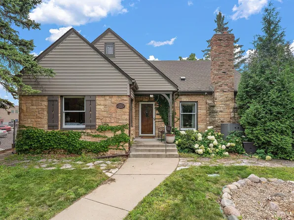 1017 Thomas Ave S, Minneapolis, MN 55405