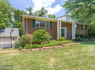 10406 Hunt Country Ln, Vienna, VA 22182