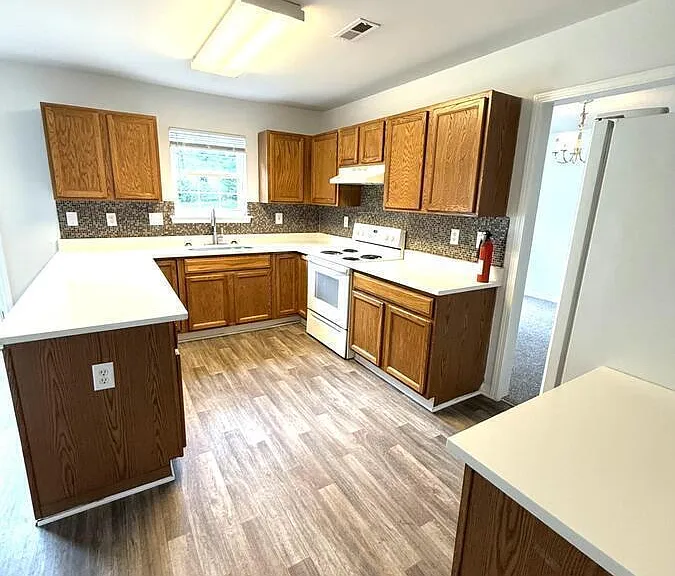 4417 Cades Cove Dr — Photo 8