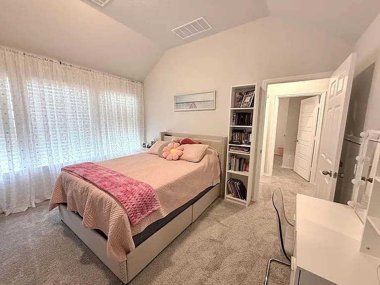 2516 Oxford Rdg — Photo 10