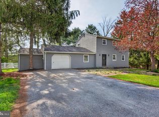 25 Mulligan Dr, Etters, PA 17319