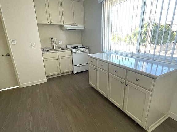 5th image of 2609 Pasadena Ave #8