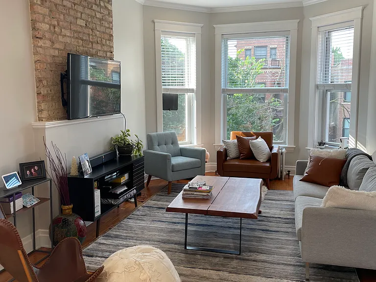 1644 W Farragut Ave #2 — Photo 4