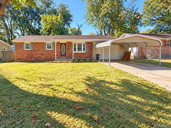 807 Dexter Creek Dr, Dexter, MO 63841