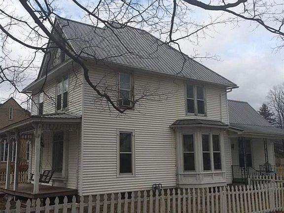 2nd image of 200 W Washington St