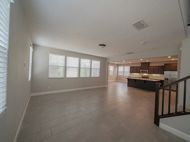 1501 Peony Ln — Photo 10