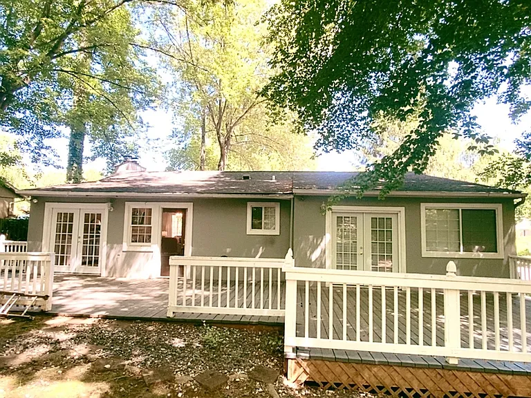 512 Woodmont Dr — Photo 3