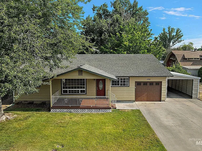 3 bed, 1960 sqft, $3,000 — Photo 2