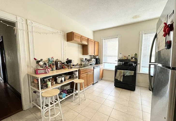 692 Columbia Rd #3A — Photo 2