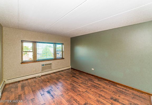 5th image of 3131 Oak Park Ave APT 3A
