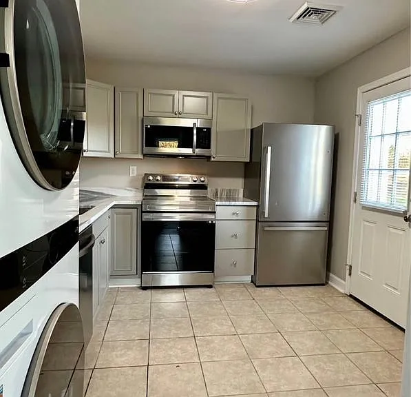 640 Lara Rd — Photo 3