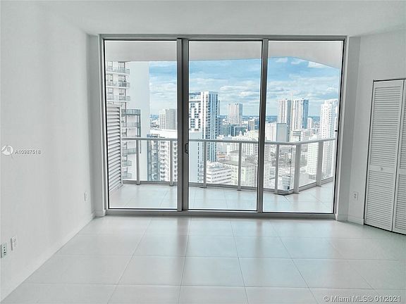 4th image of 300 S Biscayne Blvd #T-3207