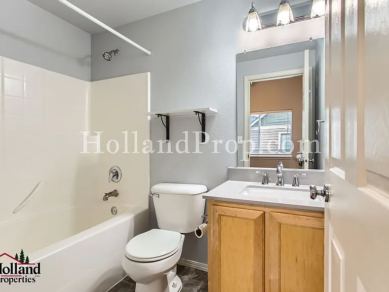 8641 NE Trafalgar Ln — Photo 9