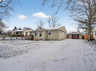 5357 Military Ave, Brighton, MI 48116