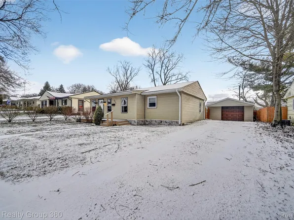 5357 Military Ave, Brighton, MI 48116