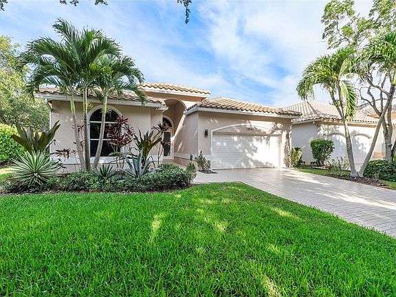 3rd image of 12060 Glenmore Drive
