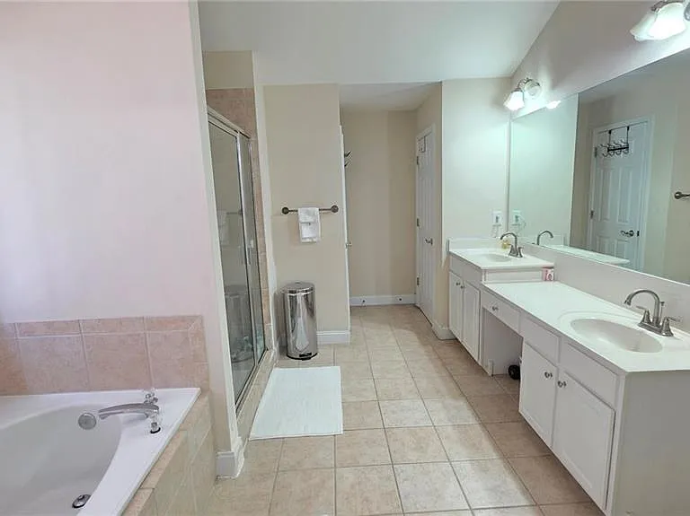4060 Suwanee Bend Dr — Photo 17