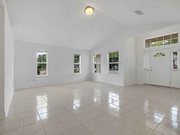 5th image of 3211 Emerson Ln