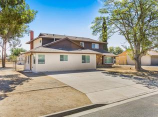 11682 Park Center Dr UNIT B, Mira Loma, CA 91752