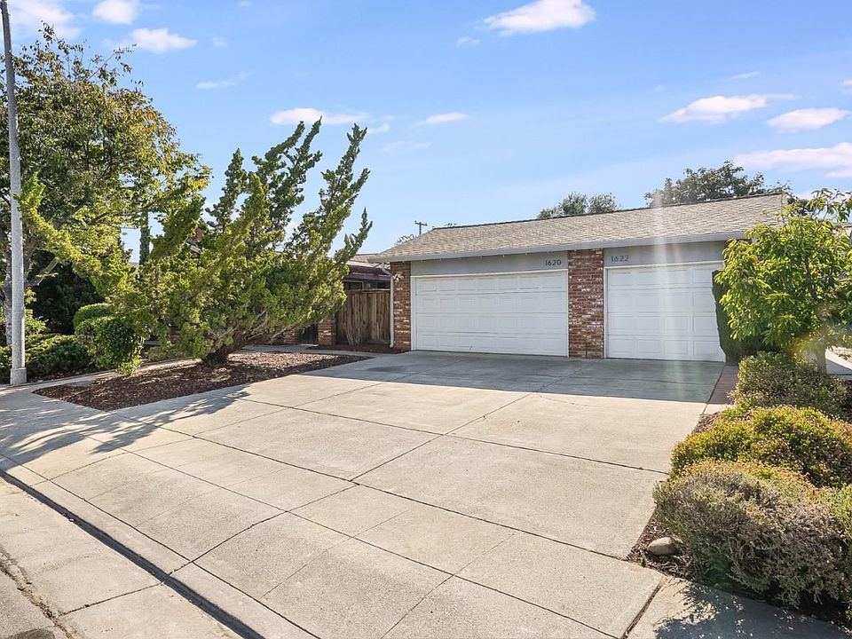1st image of 1622 Albatross Dr