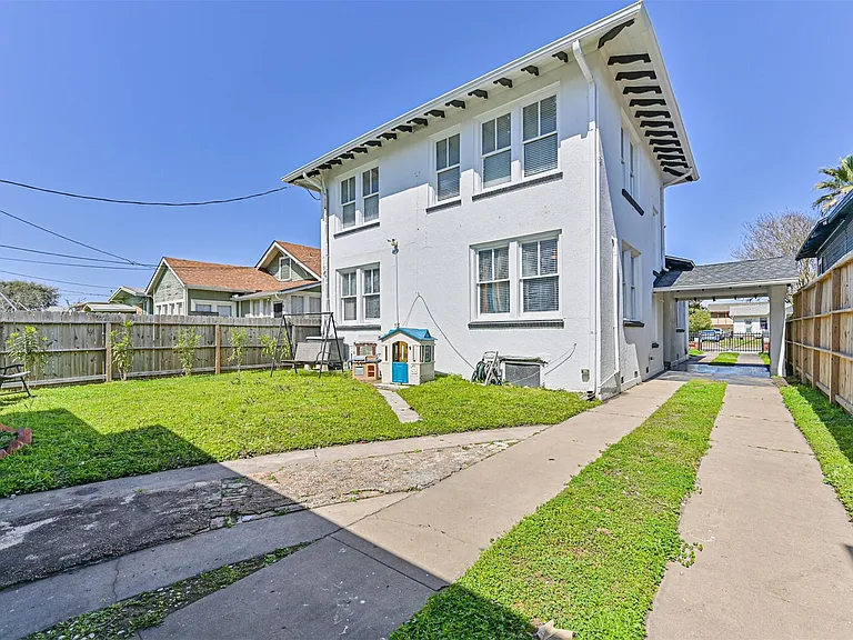 3519 Avenue R 1/2 — Photo 38