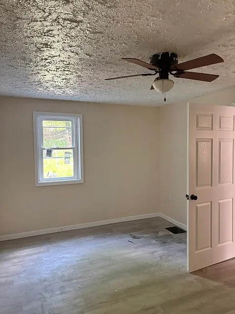3 bed, 1500 sqft, $1,100 — Photo 4