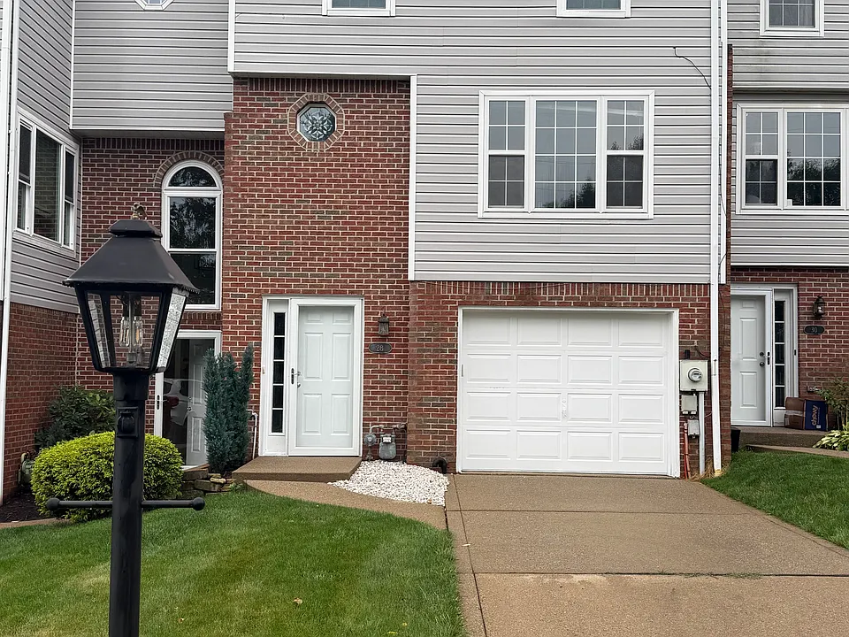 28 Fairway Dr
