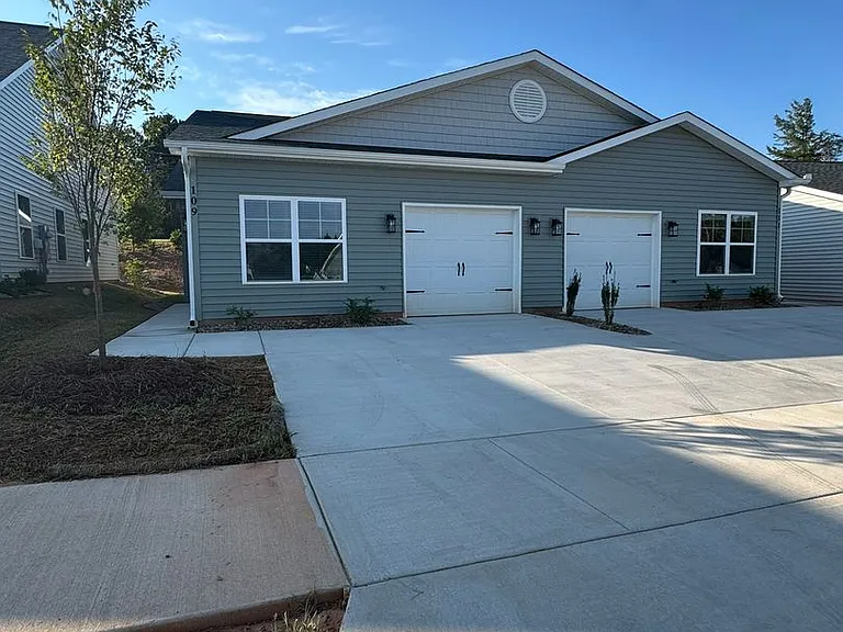 113 Brawley Villas Pl — Photo 1