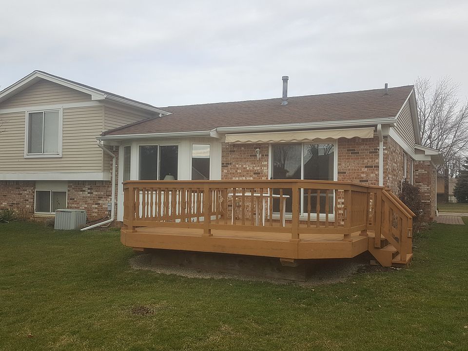 2nd image of 2132 Fox Hill Dr