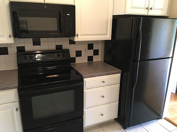 4th image of 59 Highland Glen Dr APT 325