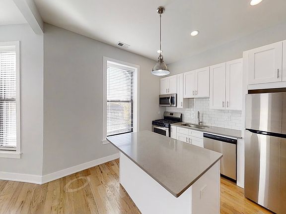 4th image of 354 W Dickens Ave APT 1
