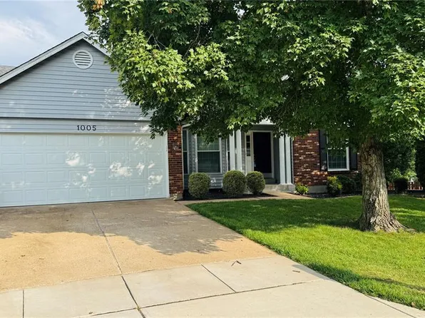 1005 Grand Tree Ct, Fenton, MO 63026
