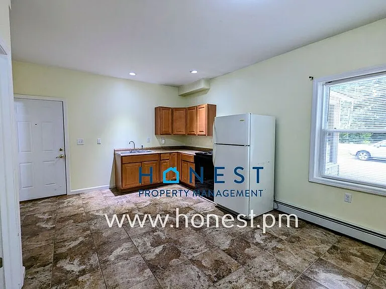 1635 Lewiston Rd #10 — Photo 2