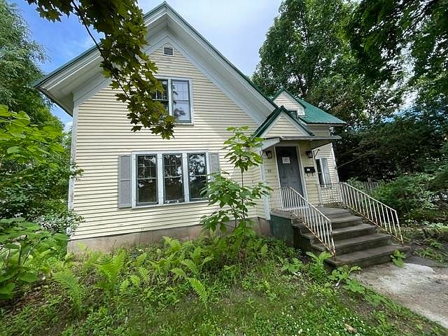 Listing photo 2