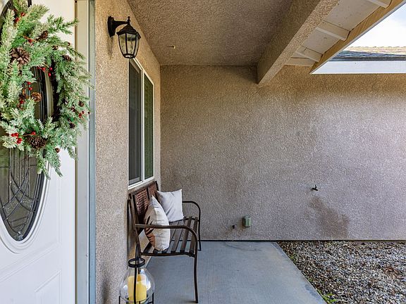 4th image of 919 W Burns Ave