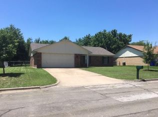 7004 Canterbury Dr, Woodway, TX 76712