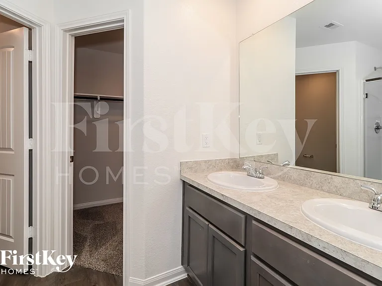 25621 Roy Rogers Rd — Photo 11