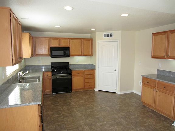 5th image of 733 Albizia Ct