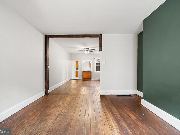 3rd image of 429 W George St
