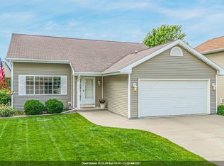 2631 Grassy Ln, Neenah, WI 54956