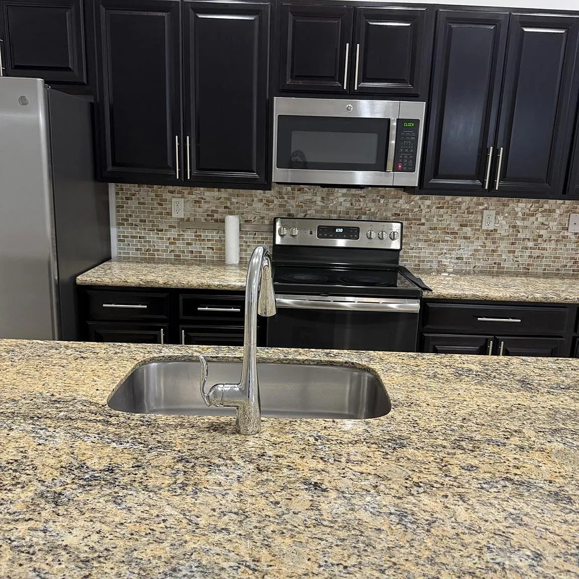 3 bed, 2.5 bath, 1734 sqft, $3,500 — Photo 4