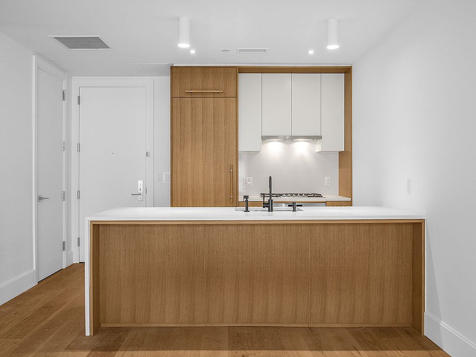 1st image of 22-18 Jackson Ave #606