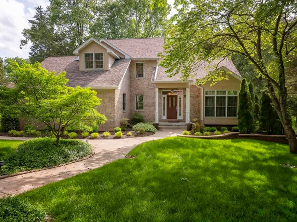 1125 Grand Oak Dr, Carbondale, IL 62901