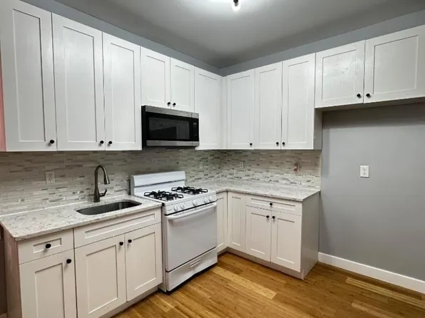 149 Myrtle Avenue image 1 of 10