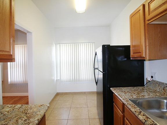 5th image of 777 S Westmoreland Ave #317