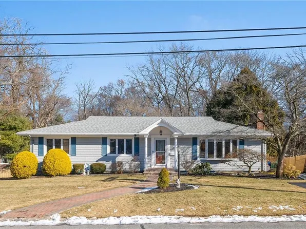 60 Merrymount Dr, Warwick, RI 02888