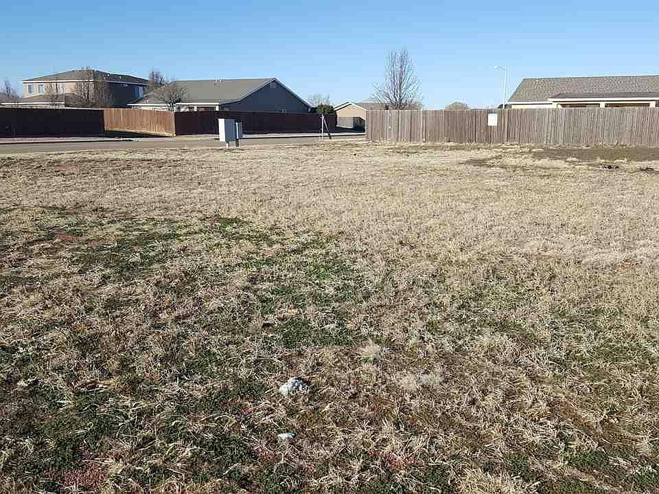 1st image of 1904 Hali Ln