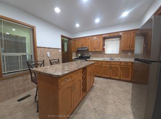 5 Rideau Ave, Toronto, ON M6K1S1