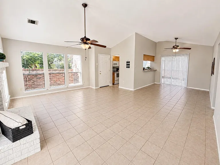 3643 Palm Grove Dr — Photo 4