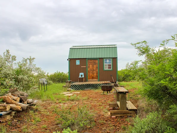 464 CR354, Charlotte, TX 78011
